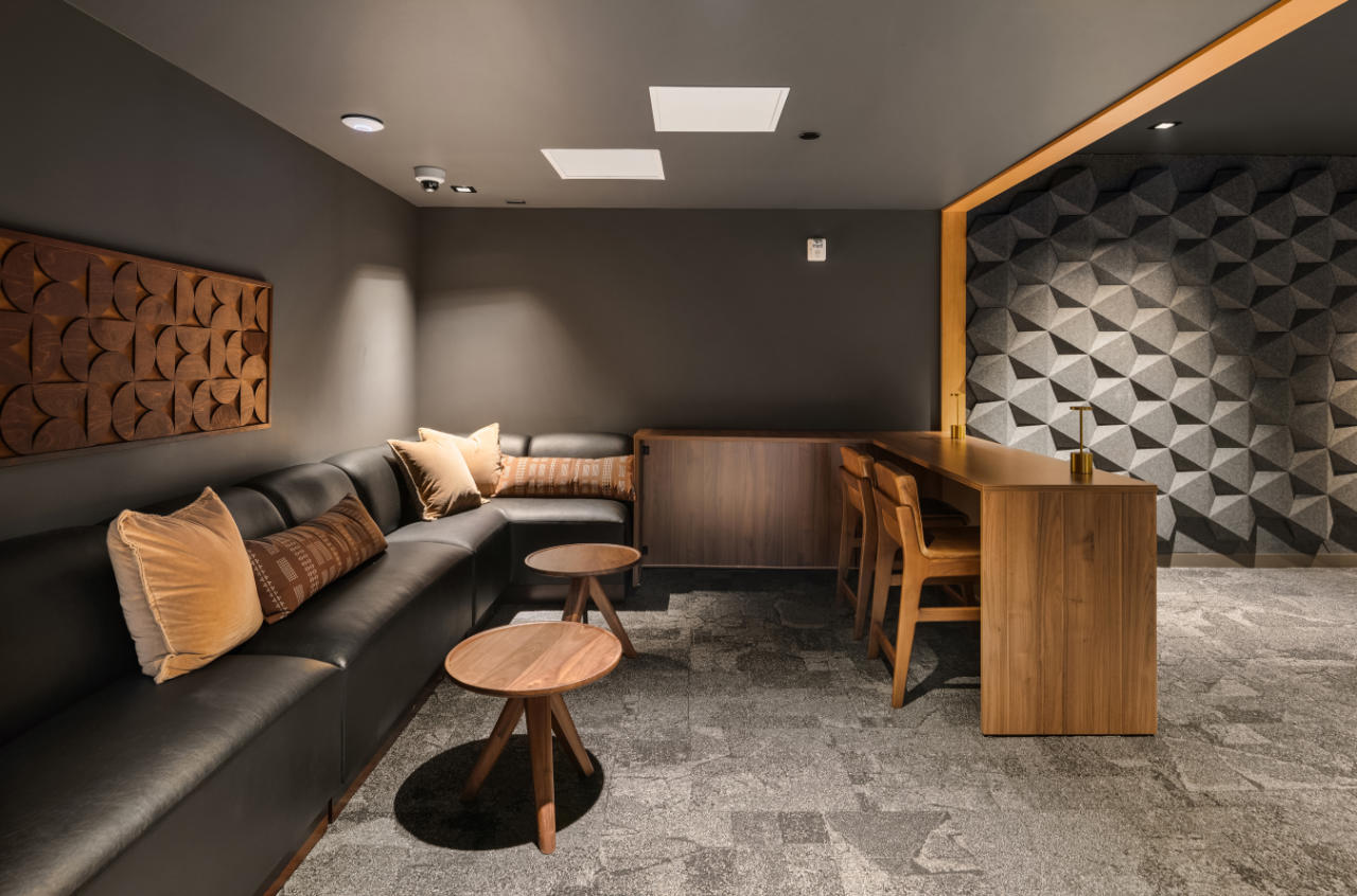 Eastrail Flats — golf simulator amenity
