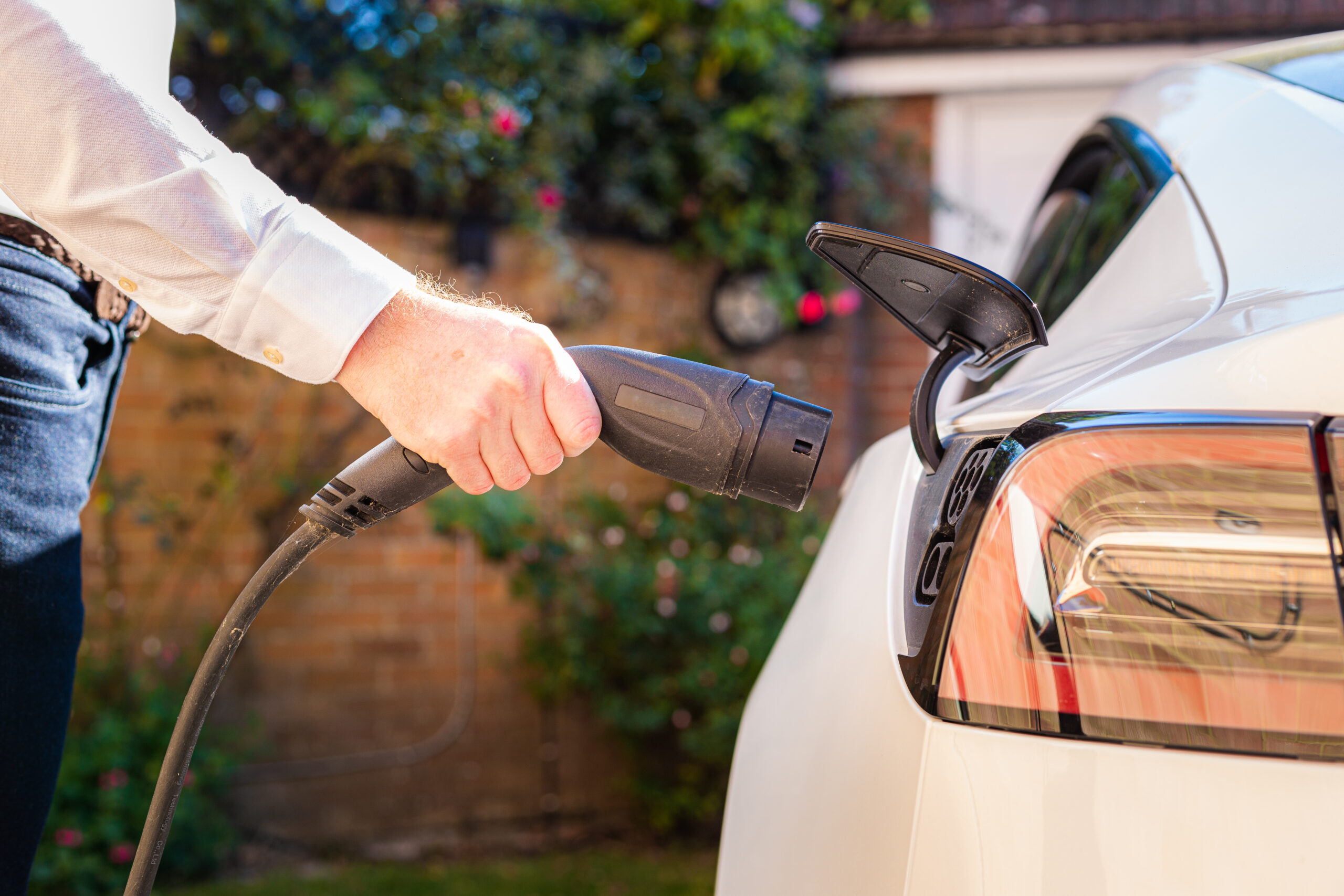The Benefits of Home EV Charger Installation in Seattle